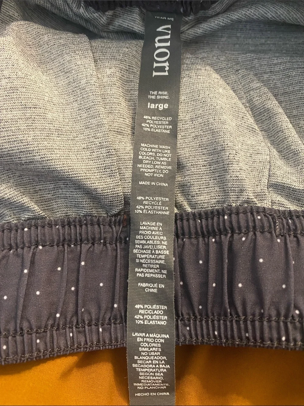 Vuori Kore Shorts Mens Orange Turmeric 7 Inseam Lined Elastic Waist Athletic L